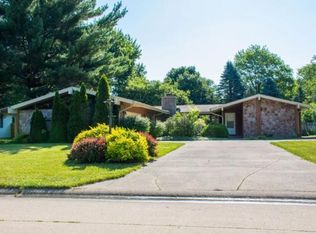 51856 Whitestable Ln, South Bend, IN 46637