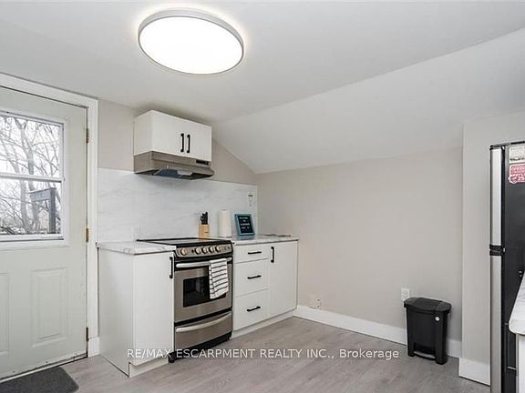 5th image of 38 Inchbury St #3