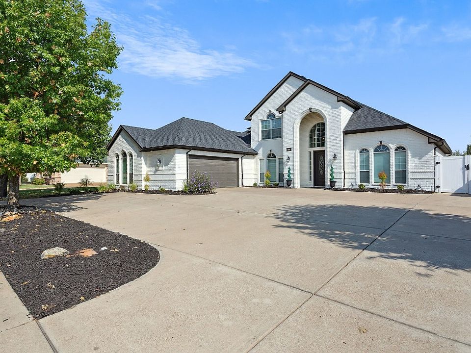 1st image of 111 Odonna Dr