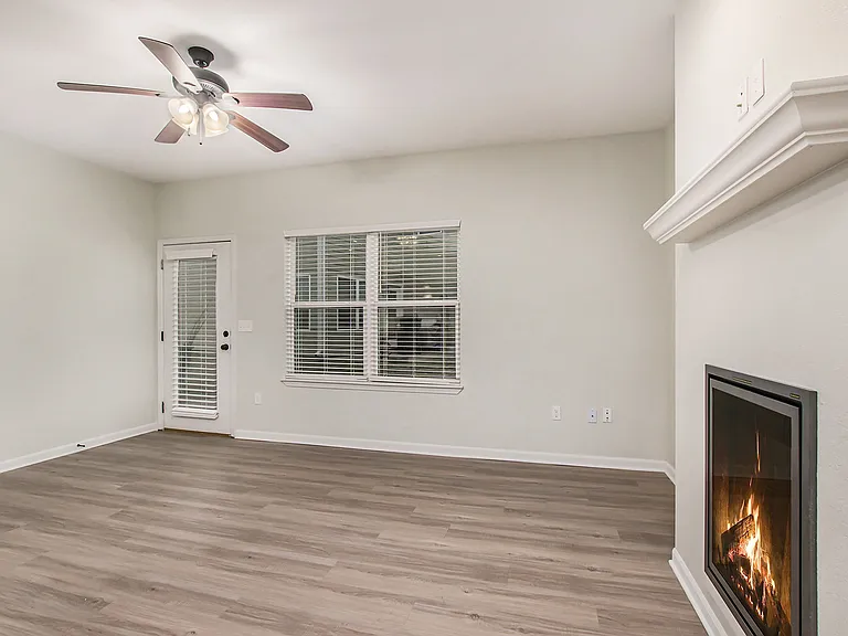 6323 Darnell St — Photo 7