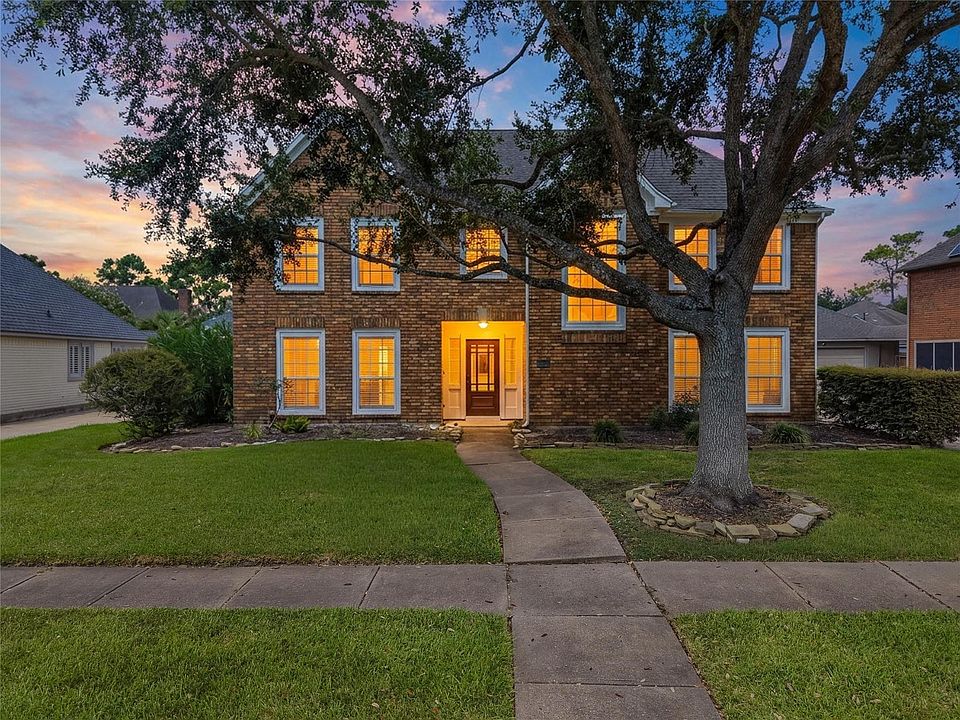 1st image of 2104 Bay Hill Dr