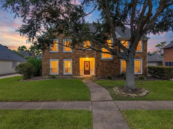 2104 Bay Hill Dr, League City, TX 77573
