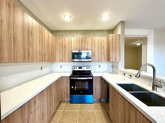 3rd image of 11309 NW 88th Ter Unit 11309