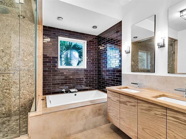 1232 Lenox Ave — Photo 24