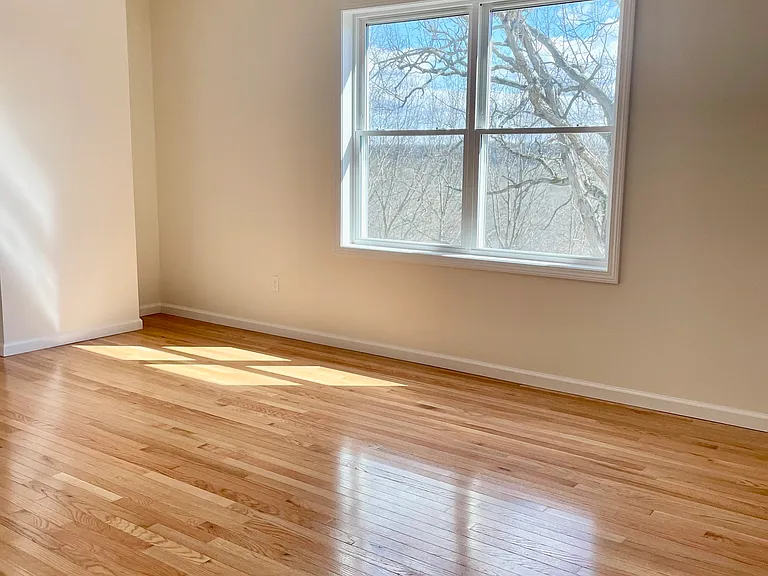 455R Sherman Ave — Photo 6