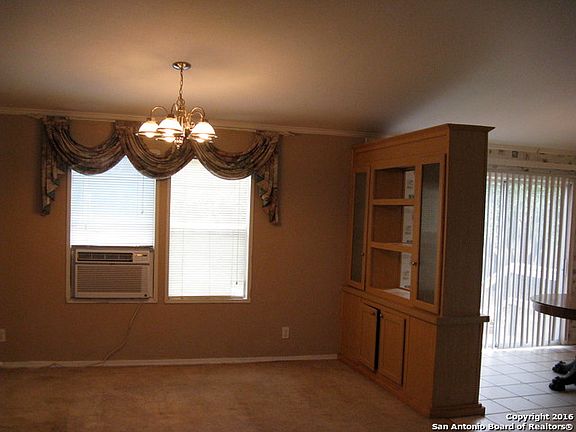 4th image of 122 Britt Ln