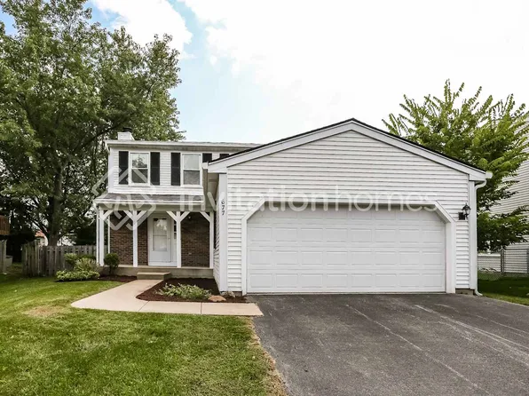677 Shining Water Dr, Carol Stream, IL 60188