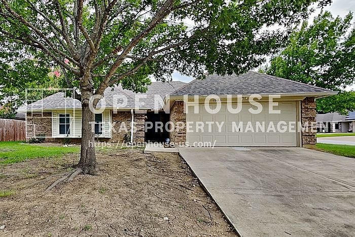 1st image of 1523 Warwick Dr