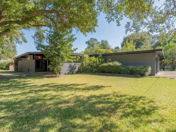3900 Aggie Dr, Bay City, TX 77414