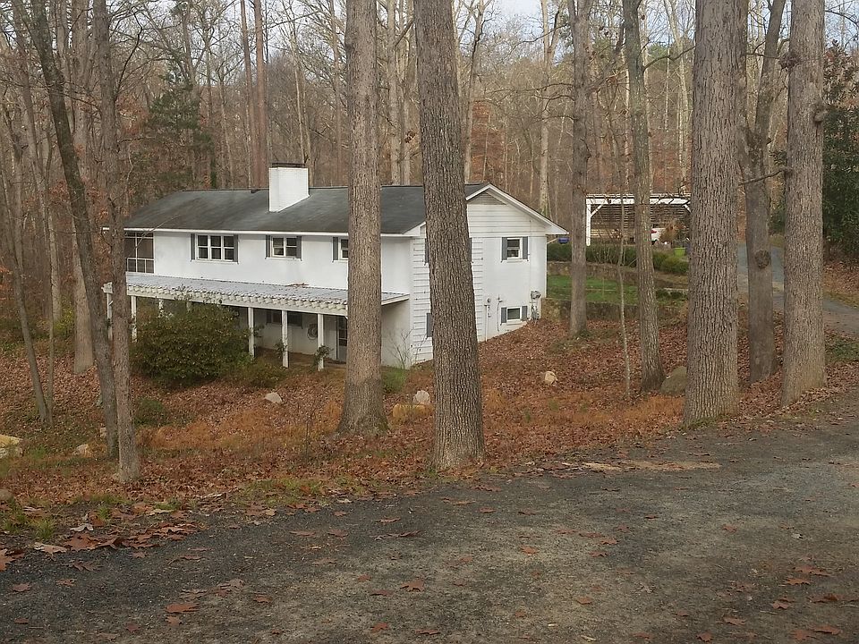 1st image of 108 Pine Ln
