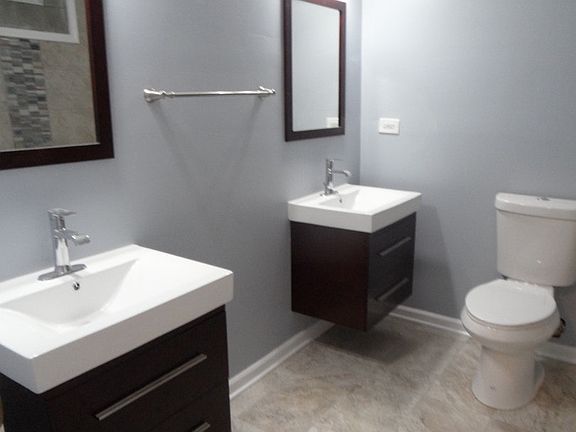 4th image of 1527 S Karlov Ave #123