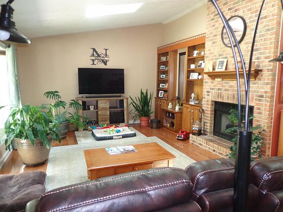 2nd image of 50800 Woodbrook Dr