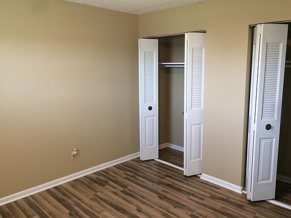 5th image of 1642 Foxhaven Dr APT 2