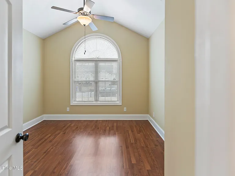 1624 Brook Hollow Dr #B — Photo 20