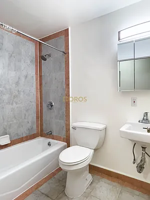 Rented by City Connections Realty | media 6