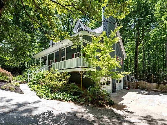 4th image of 803 Victoria Pl