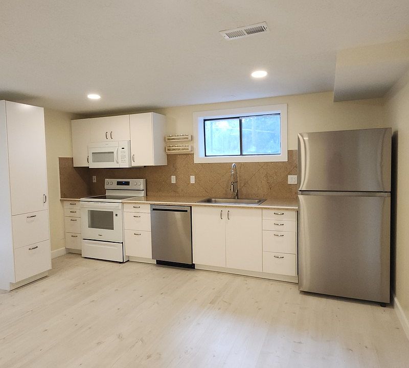 1st image of 2779 Summerwood Dr
