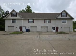 209 SW Pryor Rd APT B, Lees Summit, MO 64081
