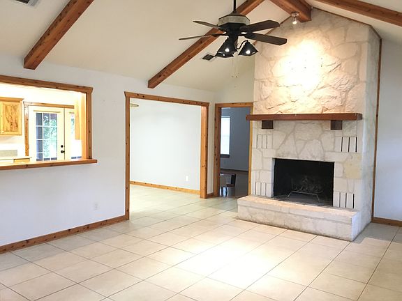 Living rm to kitchen - Main