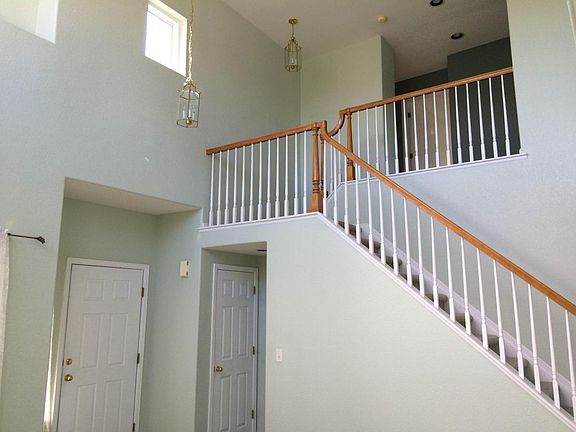 2 story foyer