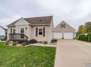3067 N Presentation Ct, Sioux Falls, SD 57104