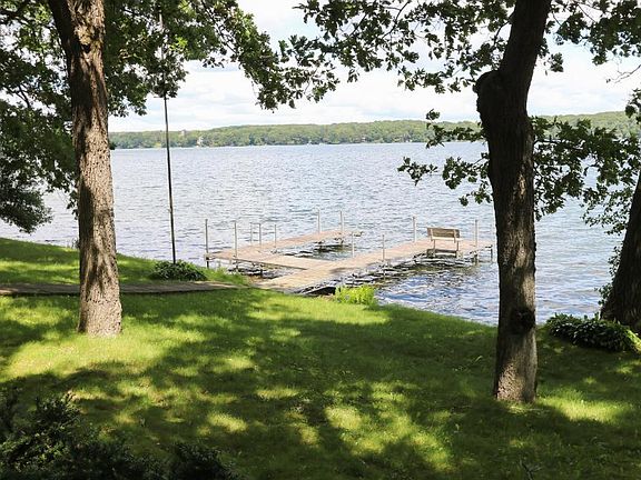 4th image of 1711 S Deer Lake Cir
