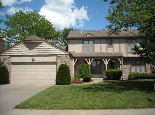 1718 SW Arrowhead Rd, Topeka, KS 66604