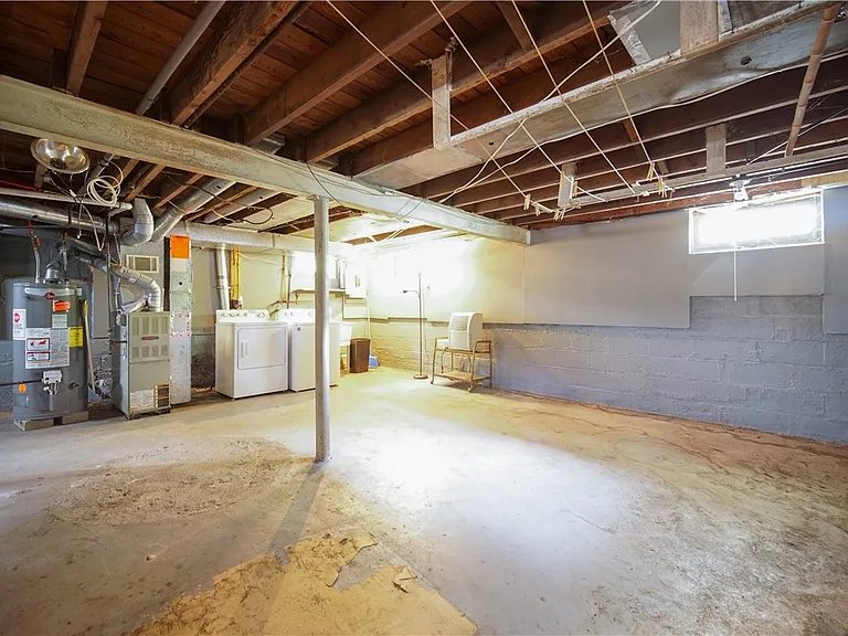 101 Crittenden Blvd — Photo 15