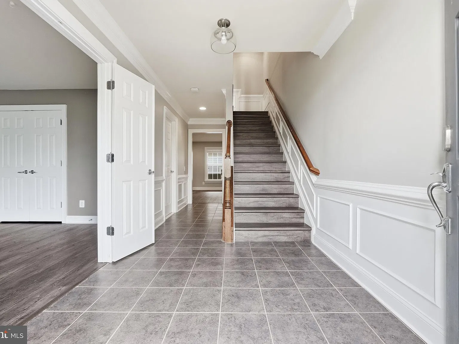 4 bed, 3.5 bath, 2204 sqft, $3,200 — Photo 4
