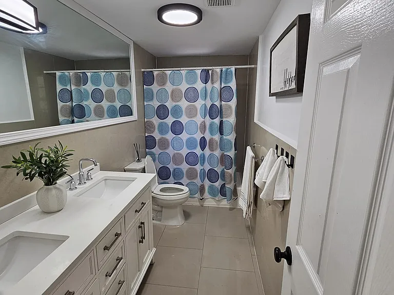 6966 Byron Ave #101 — Photo 11