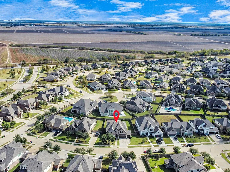 1911 Sapphire Pines Ln — Photo 47