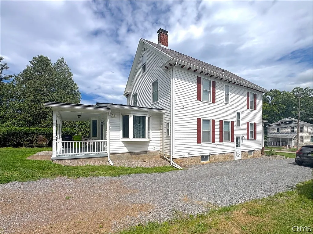 3 bed, 2.0 bath, 1920 sqft, $2,850 — Photo 4