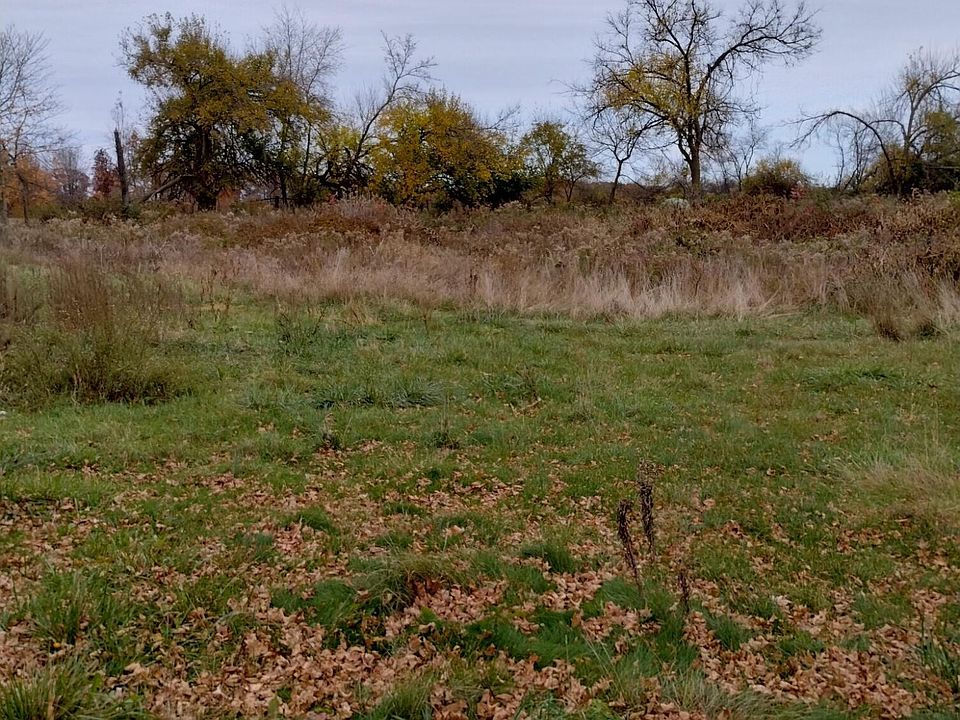 2nd image of 52711 Finch Rd