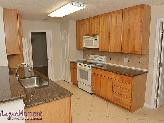 3rd image of 112 Sweetwater Hills Dr
