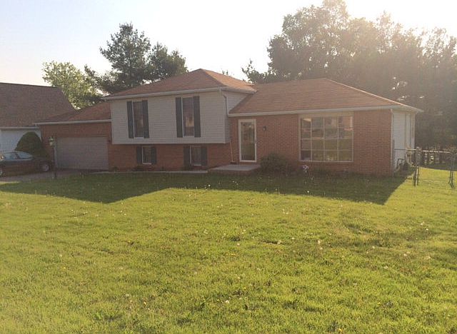 2nd image of 252 Clayburne Blvd