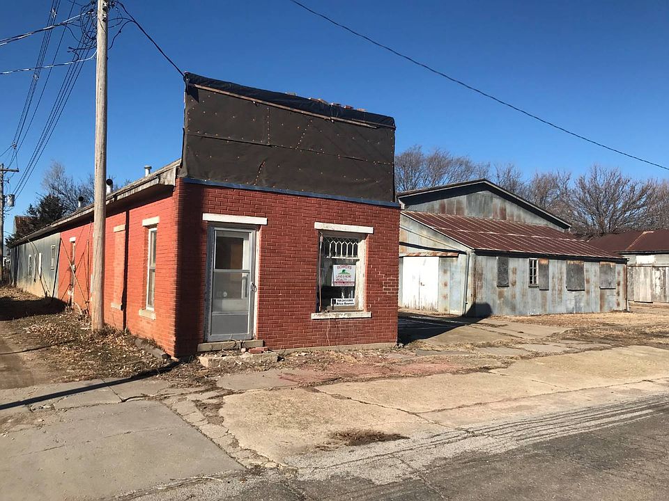 1st image of 120 N Fisher St