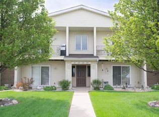 225 Deerpath Dr W, Schererville, IN 46375