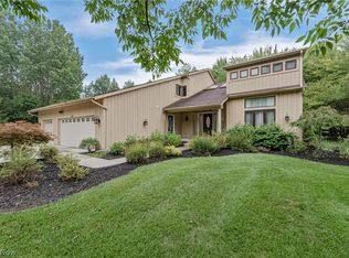 4120 Orangewood Dr, Beachwood, OH 44122