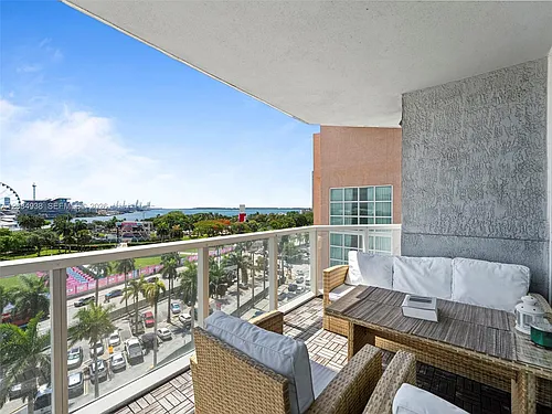 244 Biscayne Blvd Photo 1