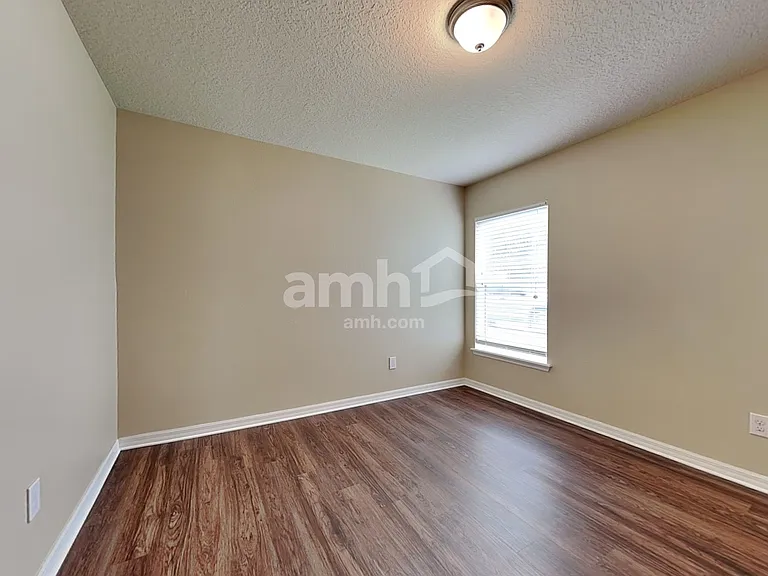 915 Branchwood Way — Photo 14