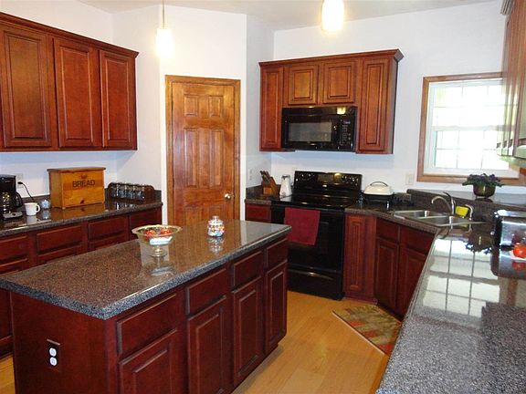 5th image of 3303 Duke Dr