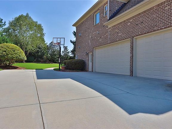 3rd image of 2086 Chambord Way