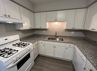 401 Donald Dr #19, Burlington, WI 53105