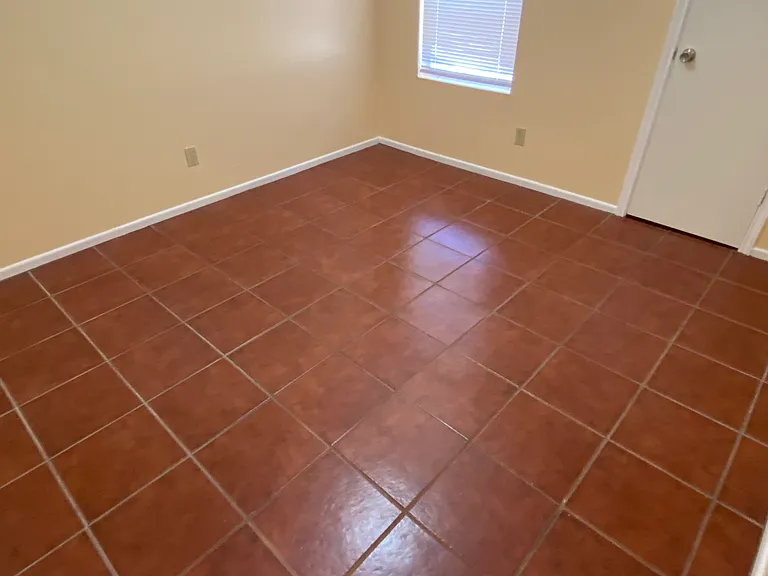 1801 Denmark Ln — Photo 7