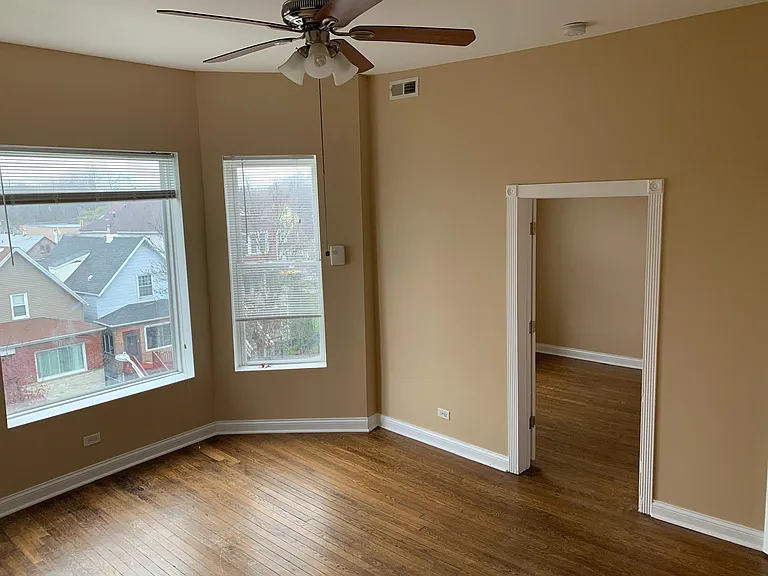8915 S Exchange Ave #3 — Photo 7