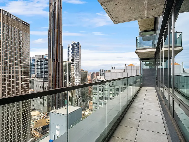 20 Rockwell Pl #Penthouse 3606Y — Photo 7