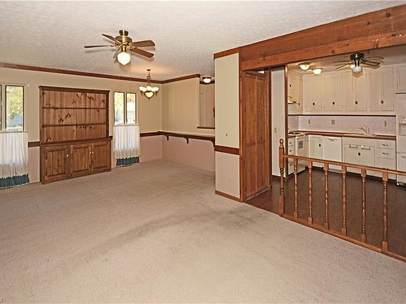 4th image of 9034 Barton Dr