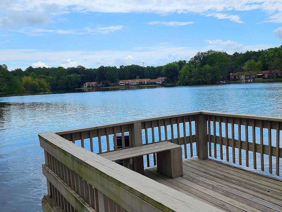 1st image of 10 Lakeshore Ter Unit 63