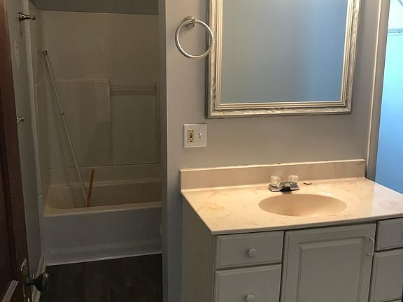5th image of 932 5th St NW #2