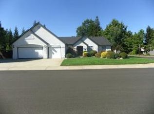 2996 Montana Sky Dr, Redding, CA 96002
